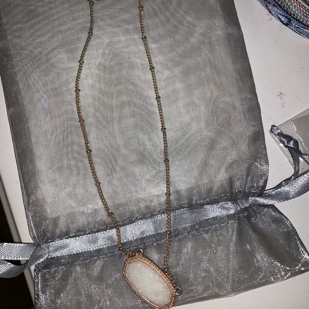 White sparkly Chunky Kendra Scott duplicate